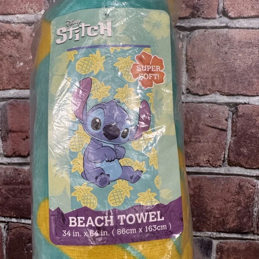 Disney Stitch Beach Towel Pineapple 34