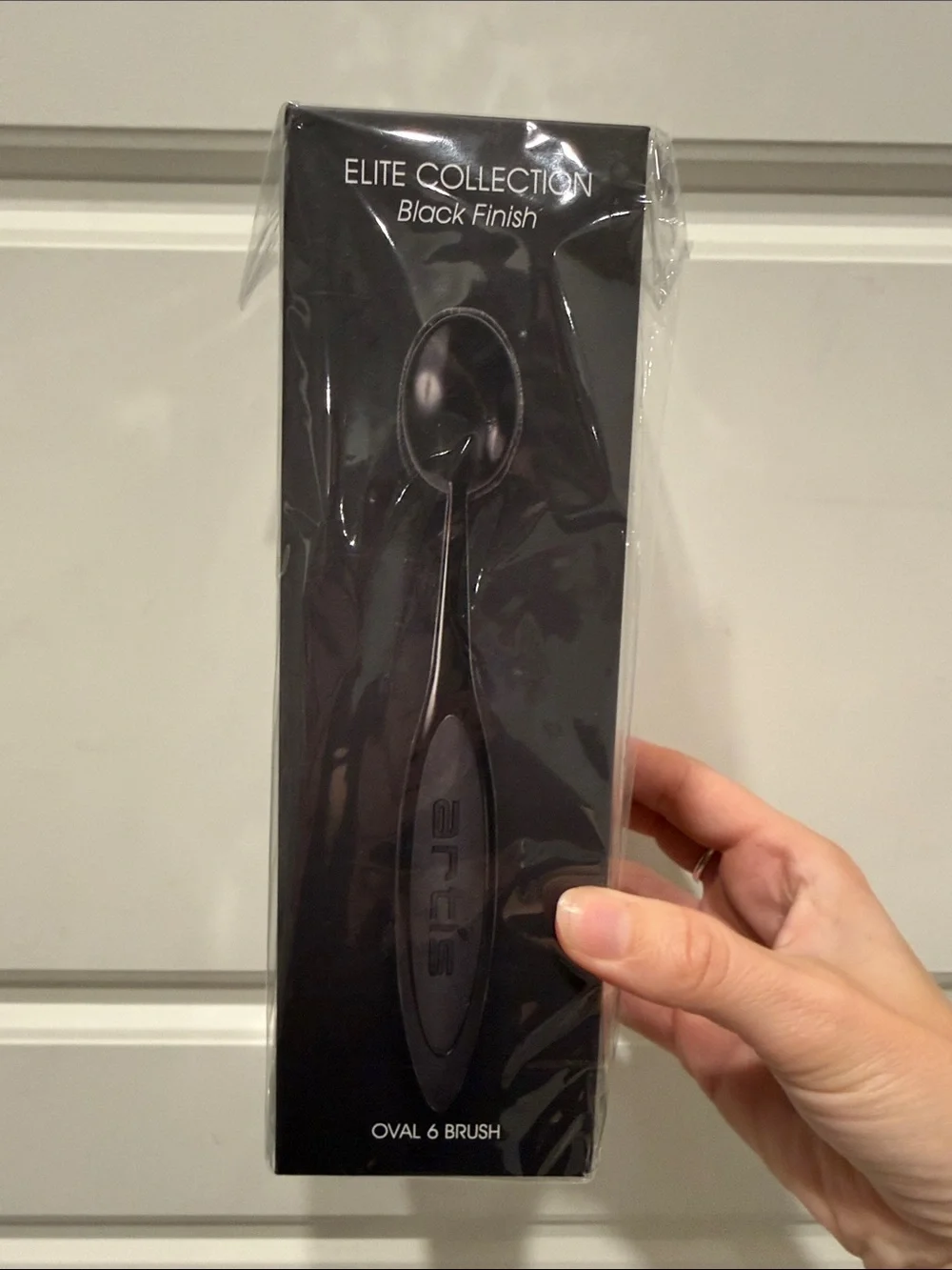 Artis Oval 6 Foundation Brush Black