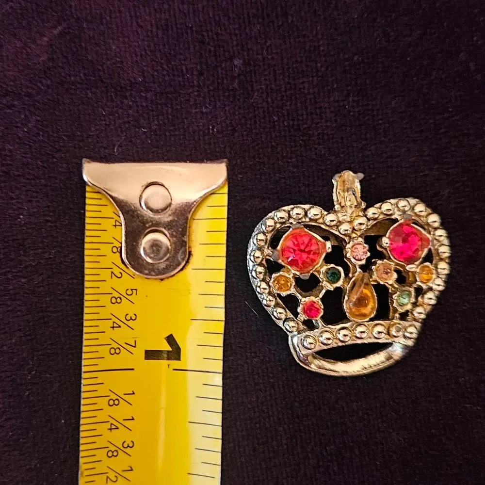 Unbranded elegant silver